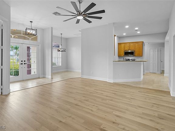 4th image of 2814 SW 8th Pl