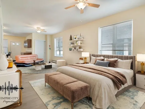 3743 Neptune Avenue image 3 of 20