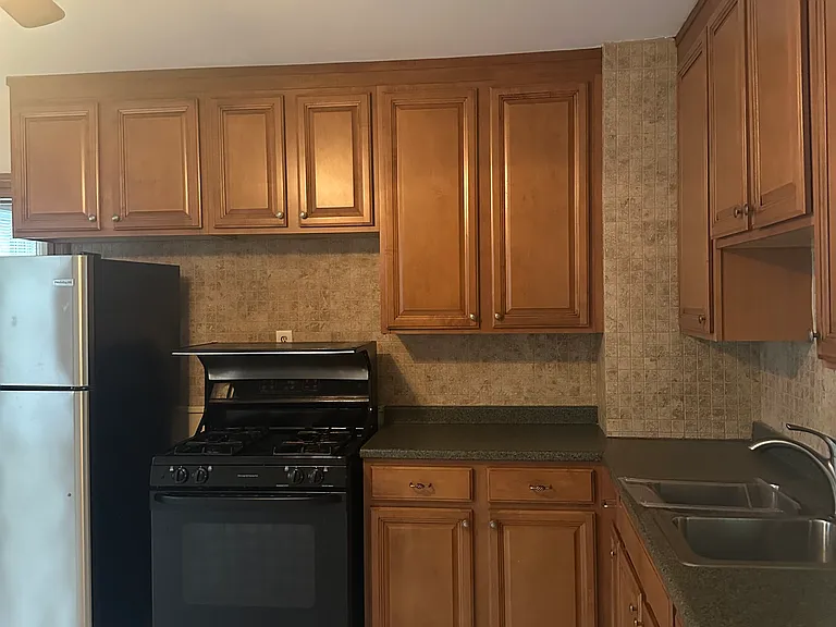 720 Eagle St #2 — Photo 6