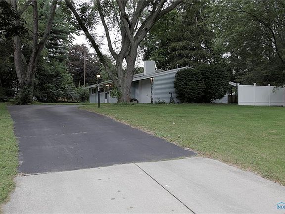 3rd image of 2939 W Lincolnshire Blvd