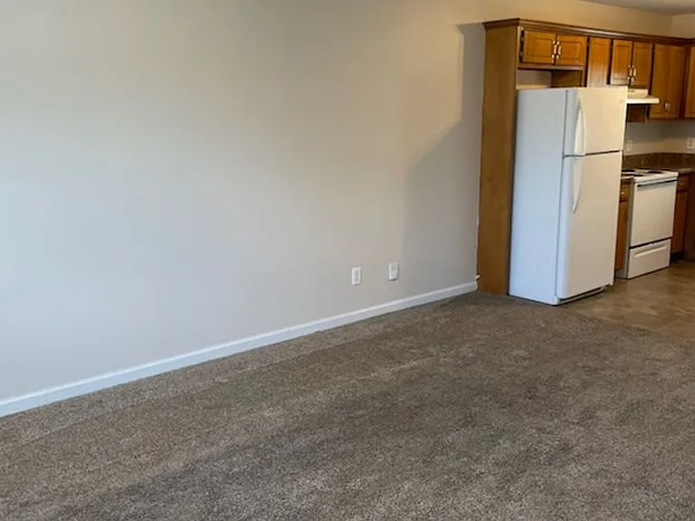 5719-5721 Mouse Creek Rd NW — Photo 2