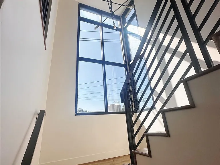 511 N Santa Anita Ave — Photo 5