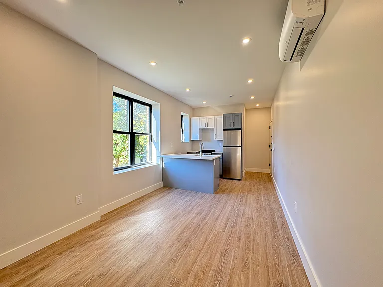 267 Martin Luther King Dr #4B — Photo 2