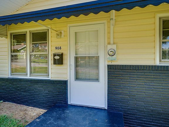 4th image of 908 E Hillcrest Dr