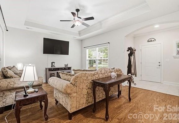 3rd image of 1062 Millview Ln