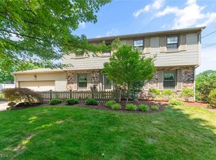 16 Centennial Dr, Poland, OH 44514