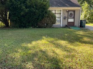 10641 Corning St, Oak Park, MI 48237