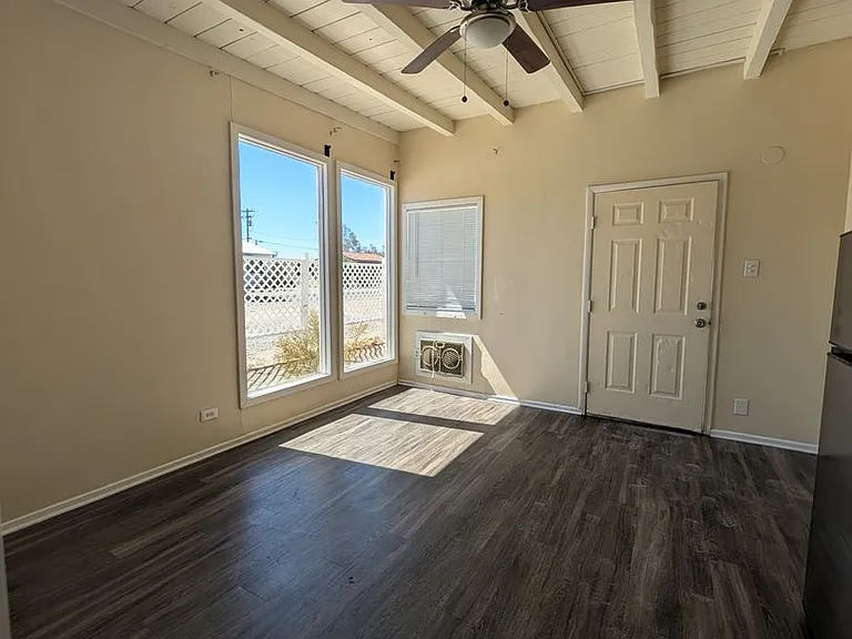 6637 Yucca Ave — Photo 3