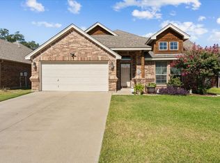2206 Whitney Dr, Weatherford, TX 76087
