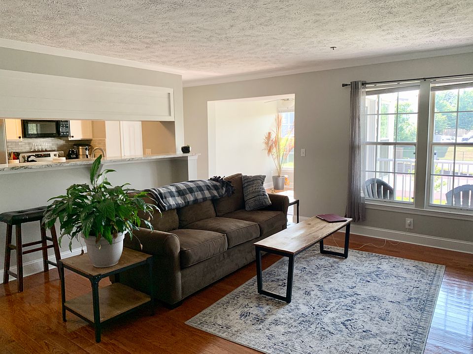 1st image of 3560 Sherbrooke Cir APT 203