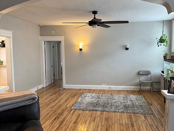 5th image of 3647 Rosemont Ave