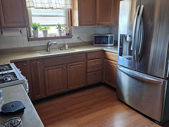 5th image of 75 Theresa Dr #L