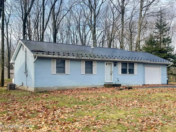 223 Scotch Pine Dr, Pocono Summit, PA 18346