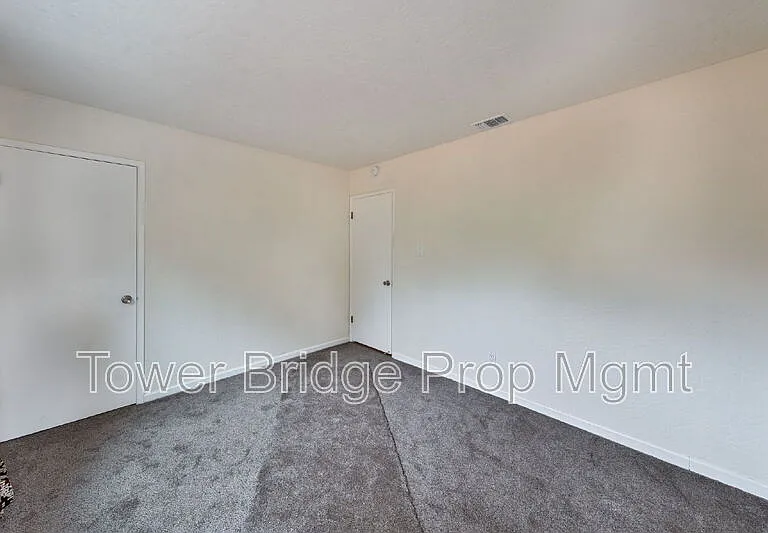 1317 School St — Photo 13