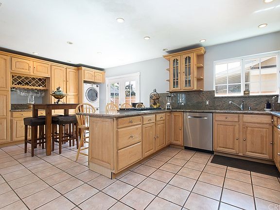 5th image of 9358 Woodley Ave