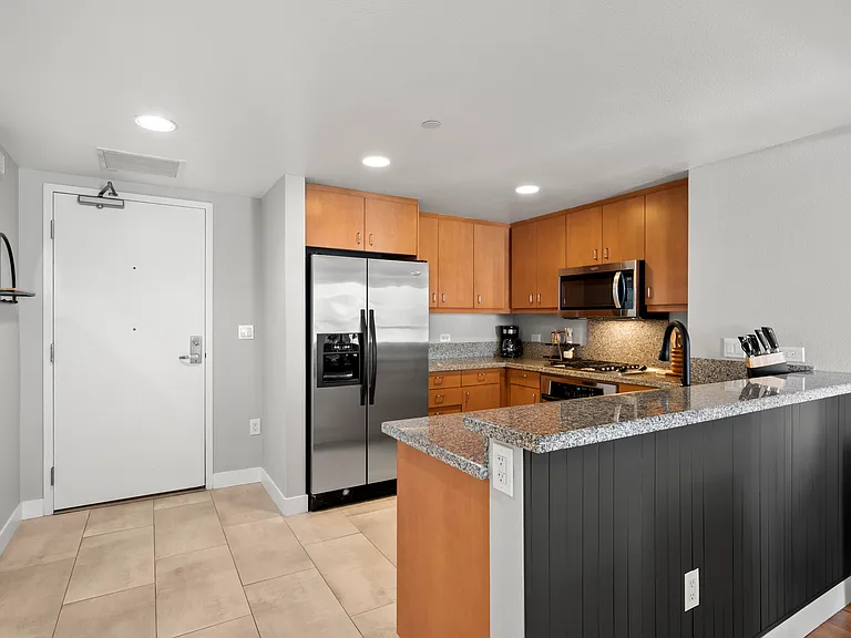 875 G St #202 — Photo 10