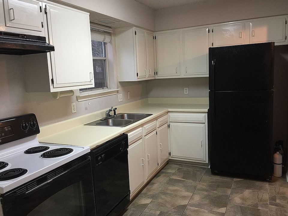 2nd image of 637 Village Ln S Unit 1-3