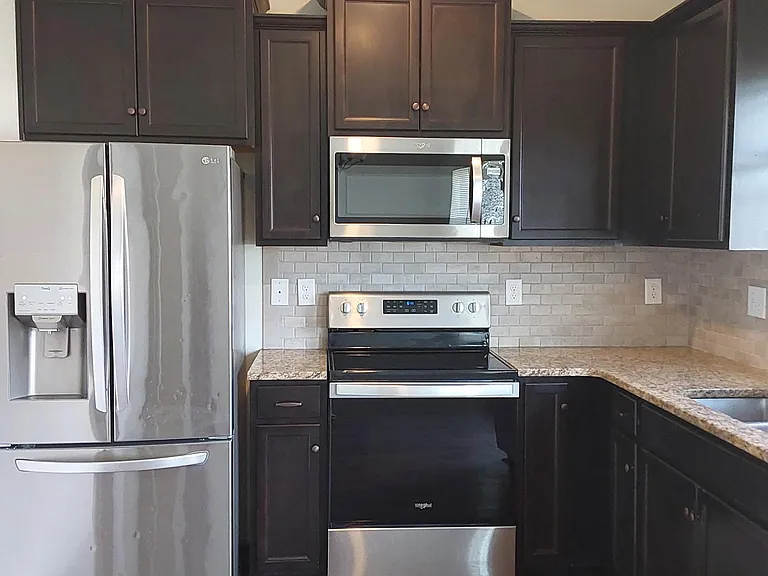 3900 Harper Franklin Ave — Photo 4