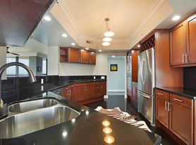 2401 N Ocean Blvd