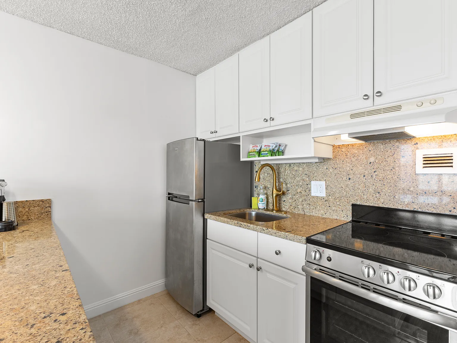 Studio, 448 sqft, $2,000 — Photo 3