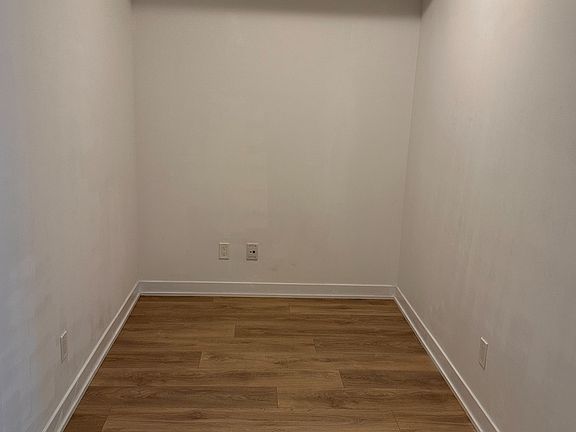 5th image of 87 Peter St Unit 1019