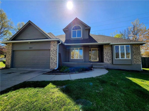 1801 Dunwich Ct, Liberty, MO 64068