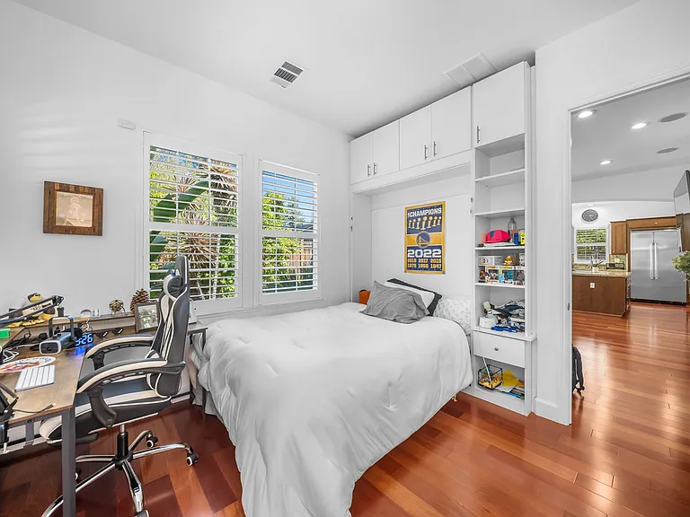 Bedroom 4 - Murphy Bed or Office