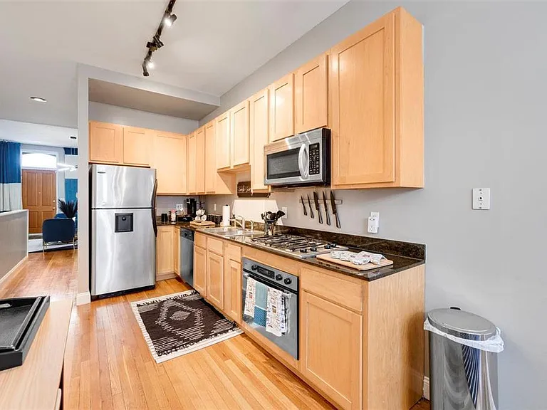 1714 S Tucker Blvd #A — Photo 10