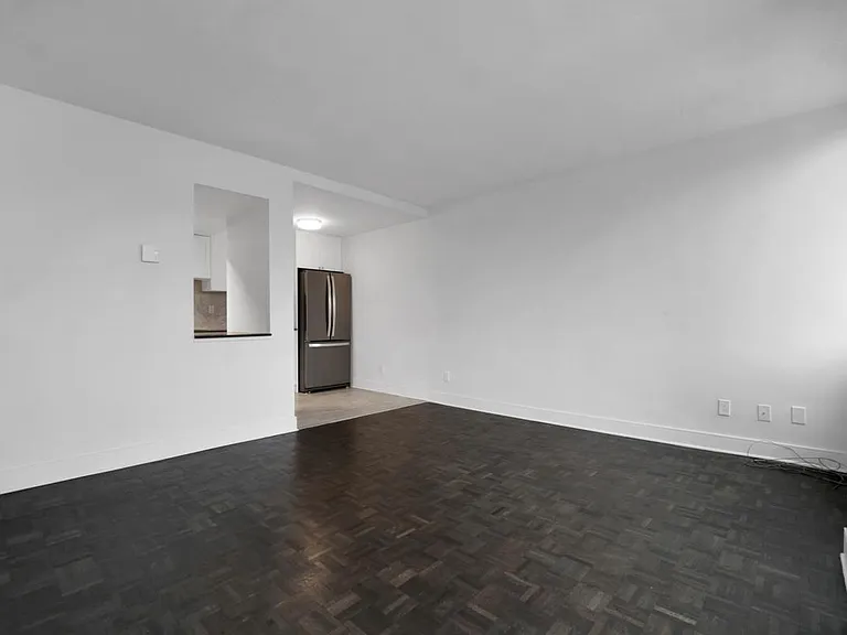 1100 Harwood St — Photo 12