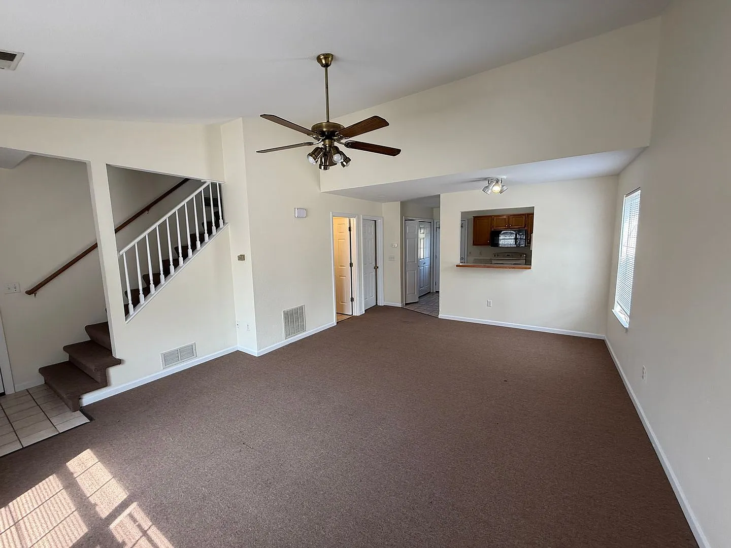 four bedrooms, two bathrooms — Photo 3