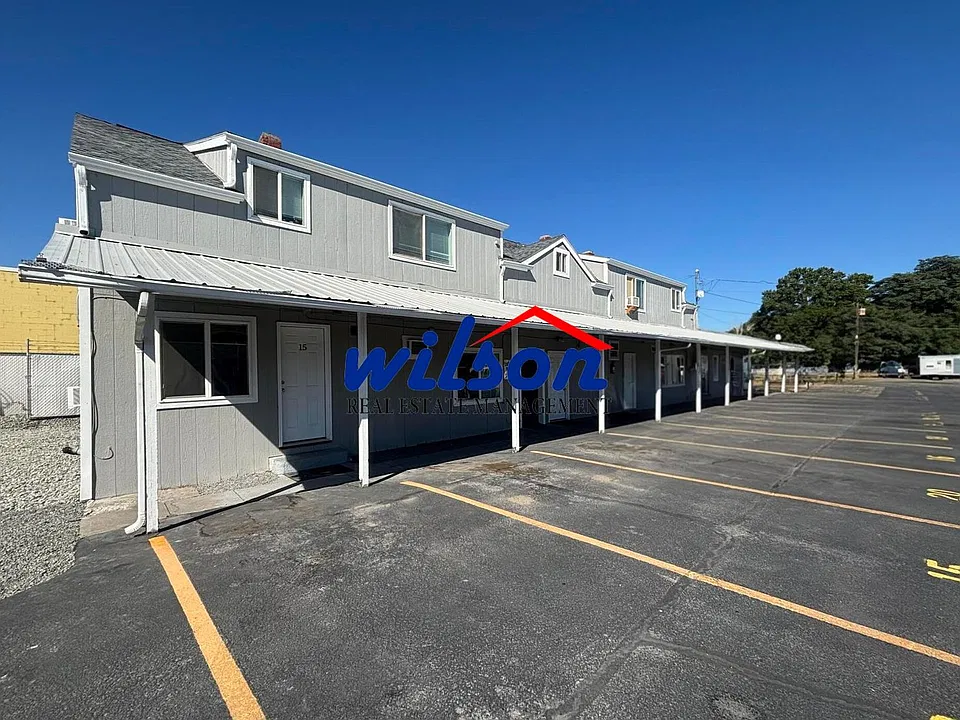 3107 Main St