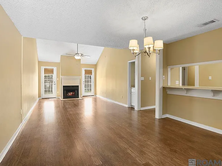 8500 Bluebonnet Blvd #22 — Photo 5