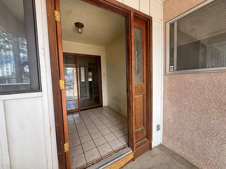 1705 California St NE — Photo 3