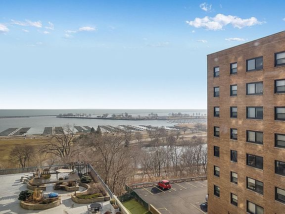 2nd image of 1660 N Prospect Ave Unit 605