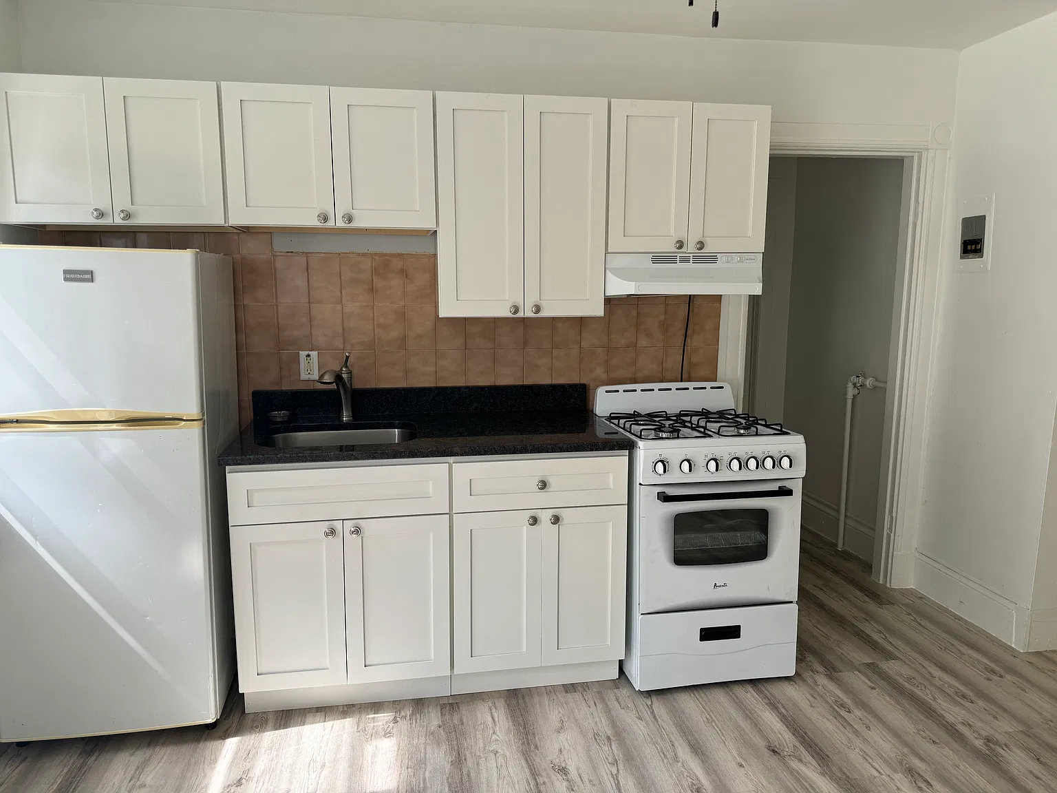 Studio, $1,700 — Photo 2