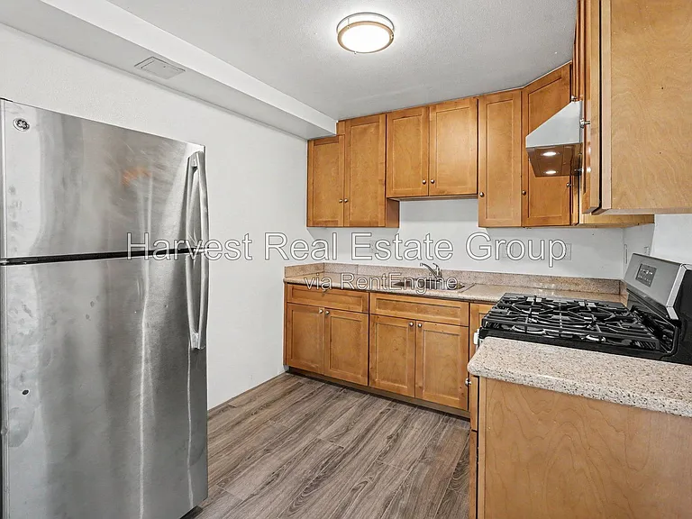 812 Chester St — Photo 9