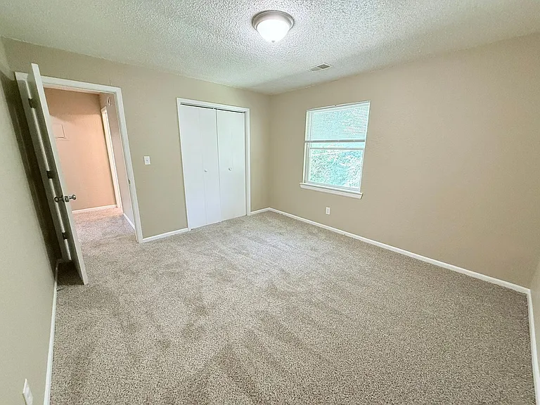 1712 S Ash Ave — Photo 20