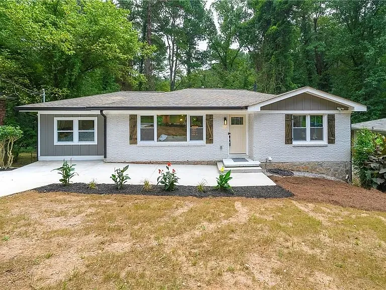 1974 Rena Cir SW — Photo 5