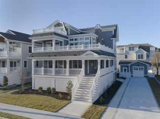 284 7th St, Avalon, NJ 08202