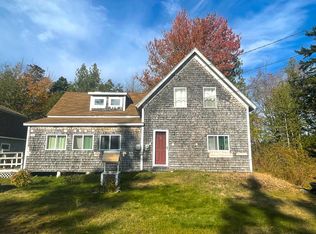 29 Pond Rd, Gouldsboro, ME 04607