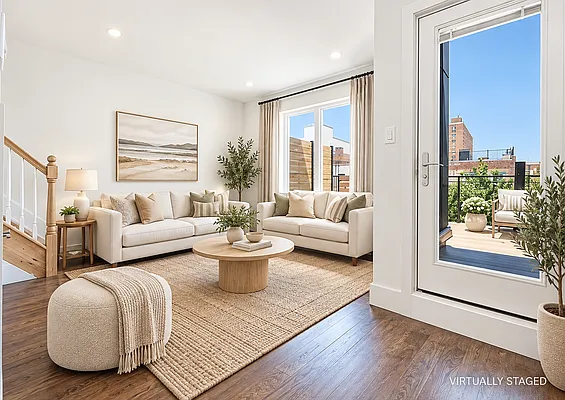 Living room, photo 1