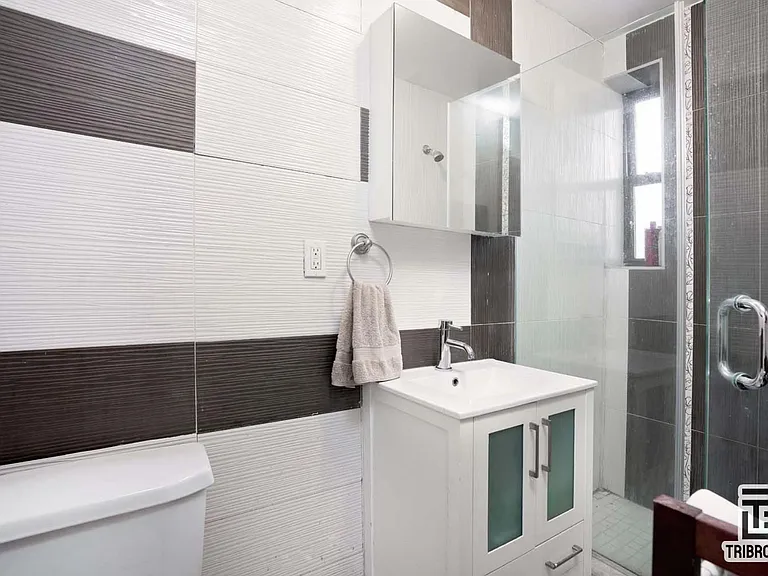 346 E 110th St #2C — Photo 7