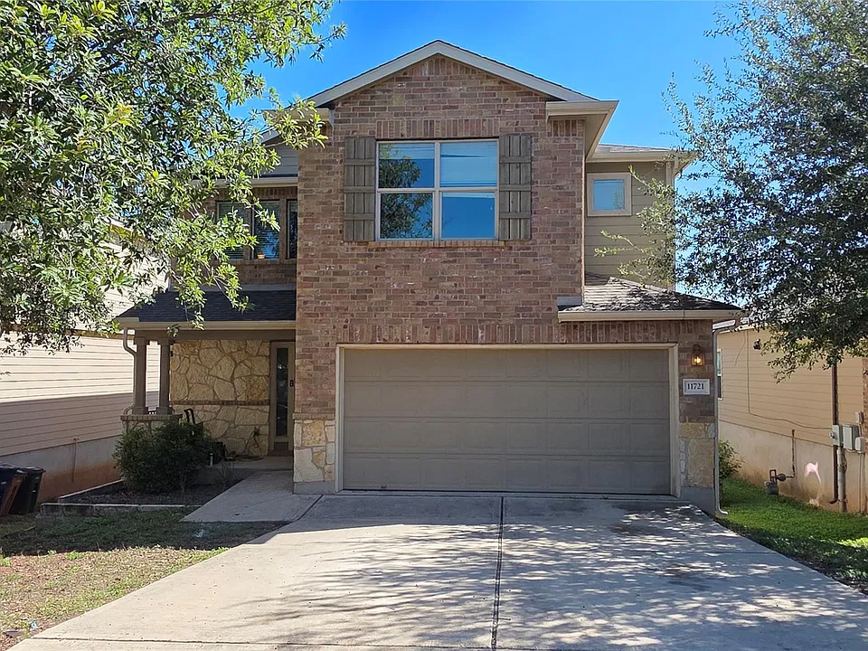 11721 Alexs Ln