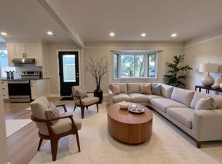 880 Garth St, Hamilton, ON L9C4K9