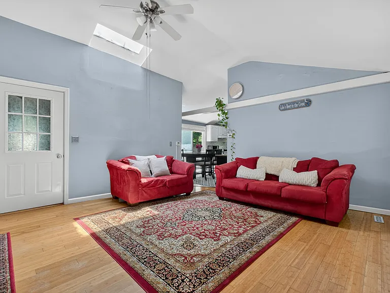 68 Mulford Ave — Photo 10