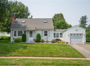 22 Chamberlin Dr, West Hartford, CT 06107