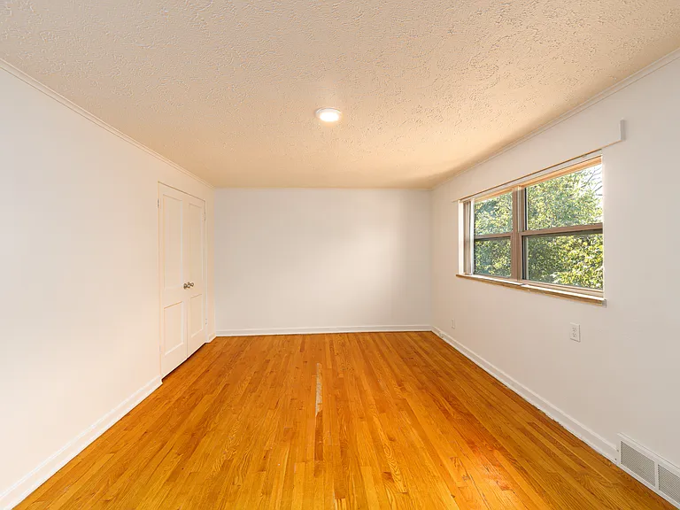 Amber Square Townhomes — Photo 10