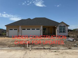 2848 Malibu Dr, Salina, KS 67401
