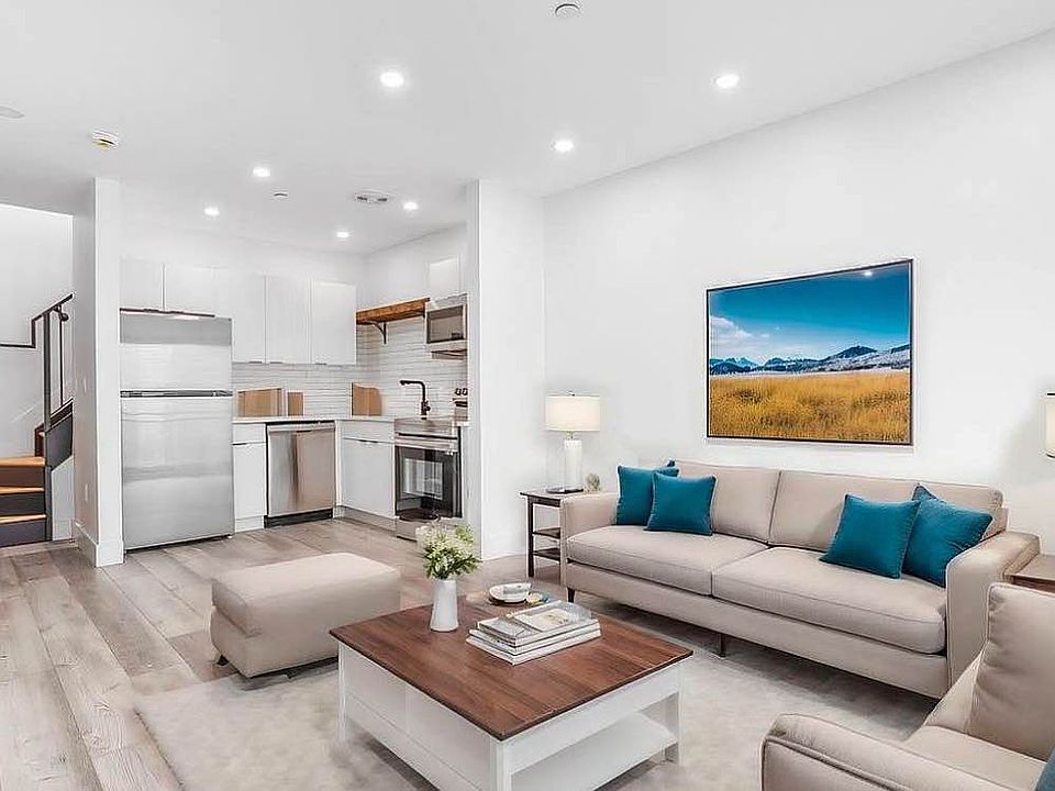 2nd image of 747 Lexington Ave #Penthouse B