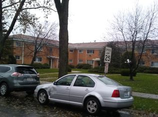 1202 Carol St APT B, Park Ridge, IL 60068